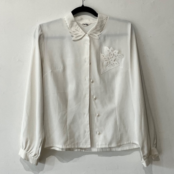 White 60s 70s vintage blouse - Picture 3 of 10